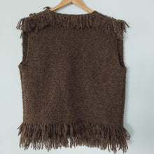 Cargar imagen en el visor de la galería, CHALECO MIRAFLORES MARRON - GiBlack Knits
