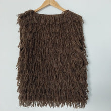 Cargar imagen en el visor de la galería, CHALECO SAN BORJA MARRON - GiBlack Knits
